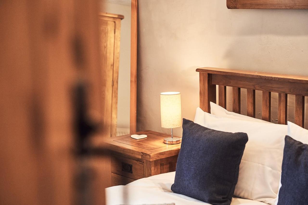 Penuwch Boathouse- Lakeside Rural Cottage Ideal For Families With Indoor Heated Pool Carmarthen Bagian luar foto