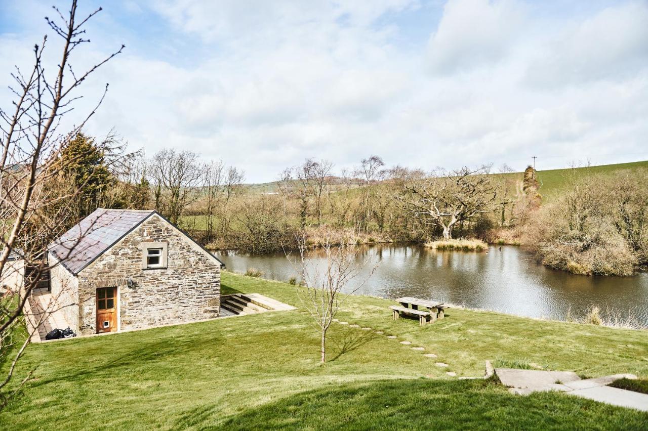 Penuwch Boathouse- Lakeside Rural Cottage Ideal For Families With Indoor Heated Pool Carmarthen Bagian luar foto