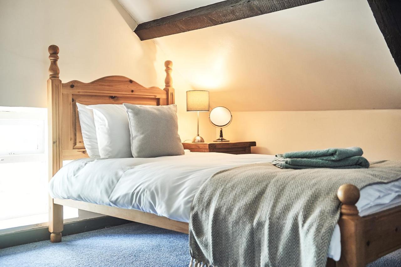 Penuwch Boathouse- Lakeside Rural Cottage Ideal For Families With Indoor Heated Pool Carmarthen Bagian luar foto
