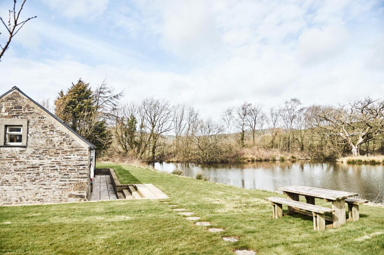 Penuwch Boathouse- Lakeside Rural Cottage Ideal For Families With Indoor Heated Pool Carmarthen Bagian luar foto