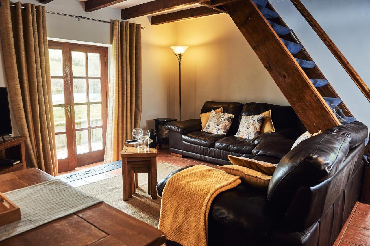 Penuwch Boathouse- Lakeside Rural Cottage Ideal For Families With Indoor Heated Pool Carmarthen Bagian luar foto