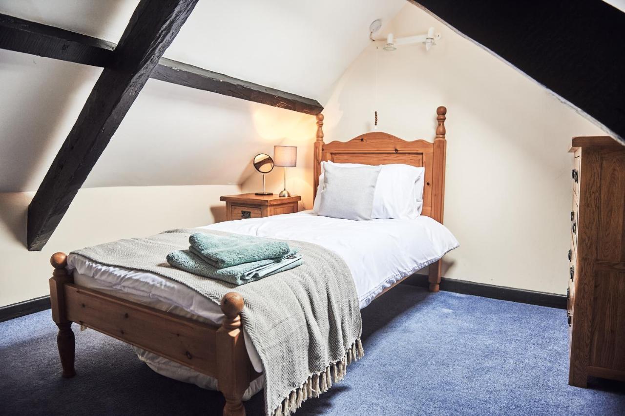 Penuwch Boathouse- Lakeside Rural Cottage Ideal For Families With Indoor Heated Pool Carmarthen Bagian luar foto