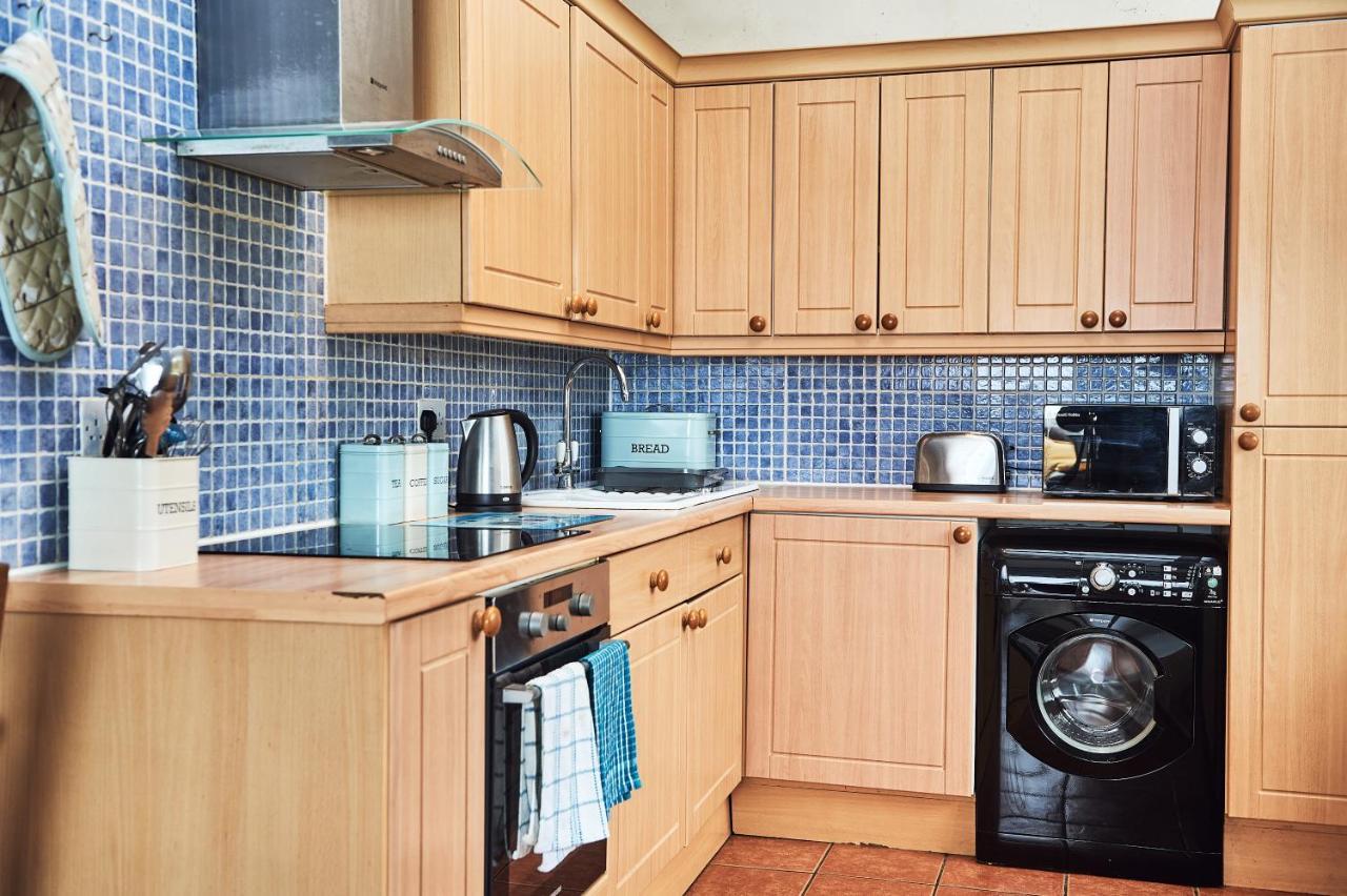 Penuwch Boathouse- Lakeside Rural Cottage Ideal For Families With Indoor Heated Pool Carmarthen Bagian luar foto