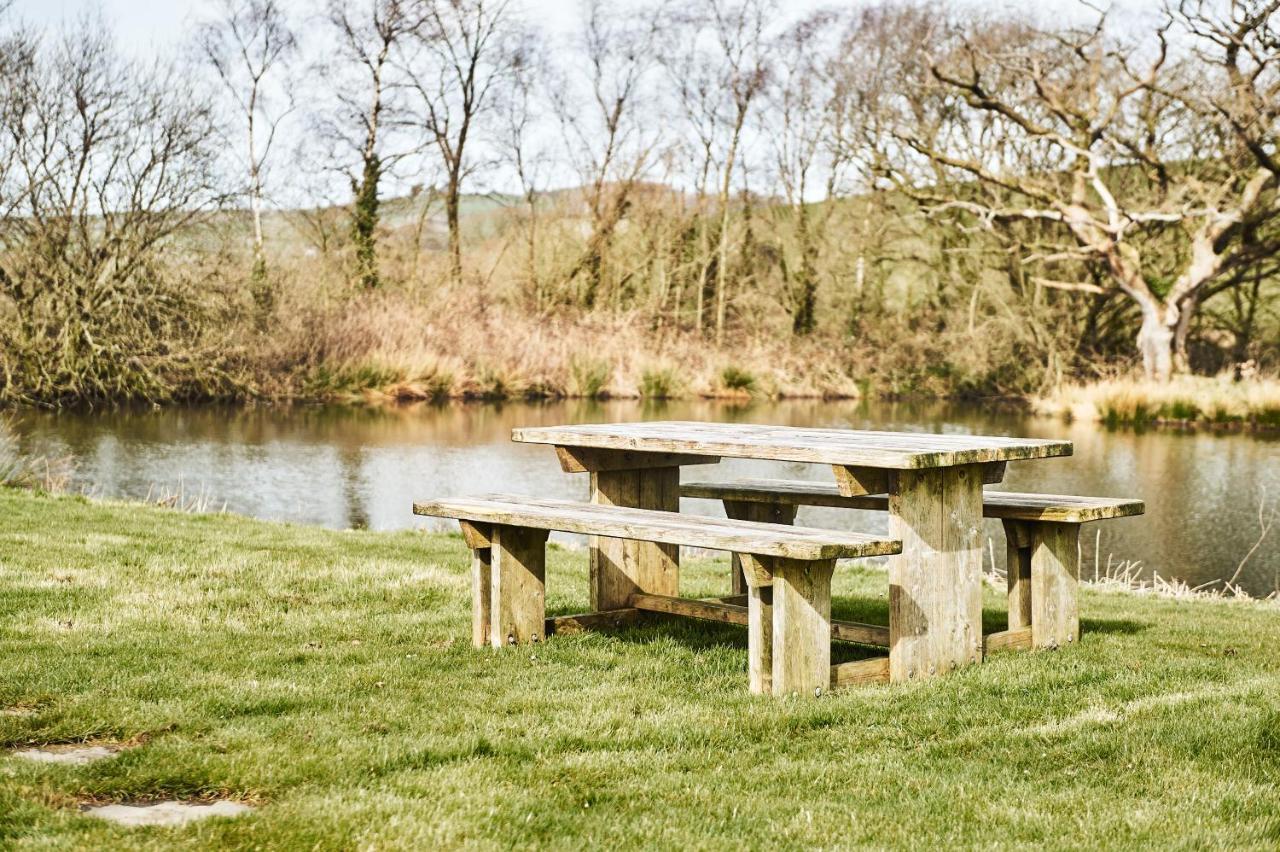 Penuwch Boathouse- Lakeside Rural Cottage Ideal For Families With Indoor Heated Pool Carmarthen Bagian luar foto